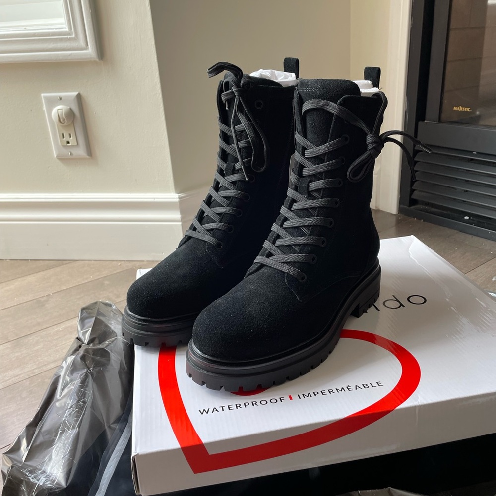 Blondo Claire waterproof lace up boot, black suede, size 8.5 W